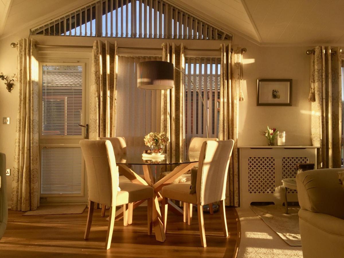 Otter Lodge Охтерардър Екстериор снимка